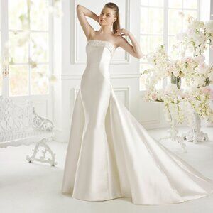 Avenue Diagonal by Pronovias Wedding Dress Grainne